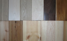 広葉樹と針葉樹の多様な樹種のフローリング